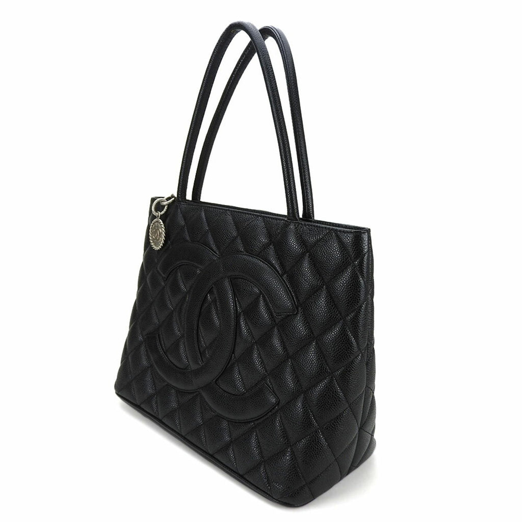 Chanel Medaillon