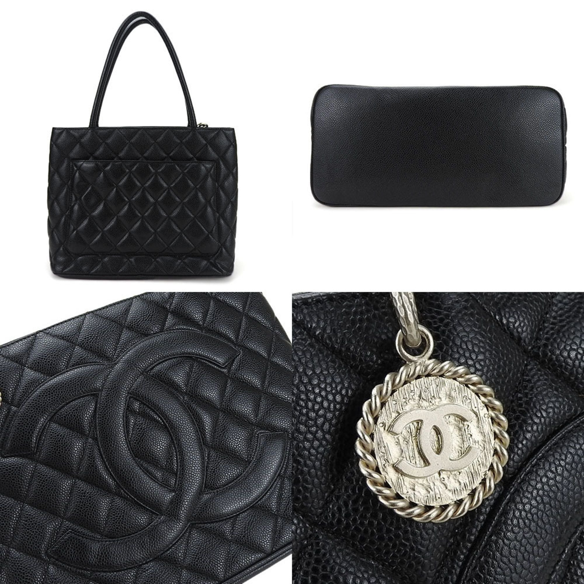 Chanel Medaillon