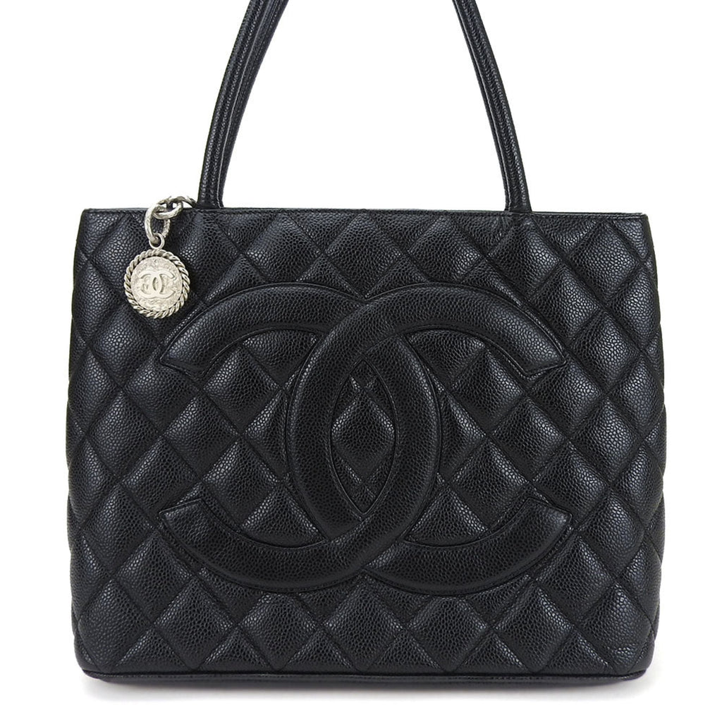 Chanel Medaillon
