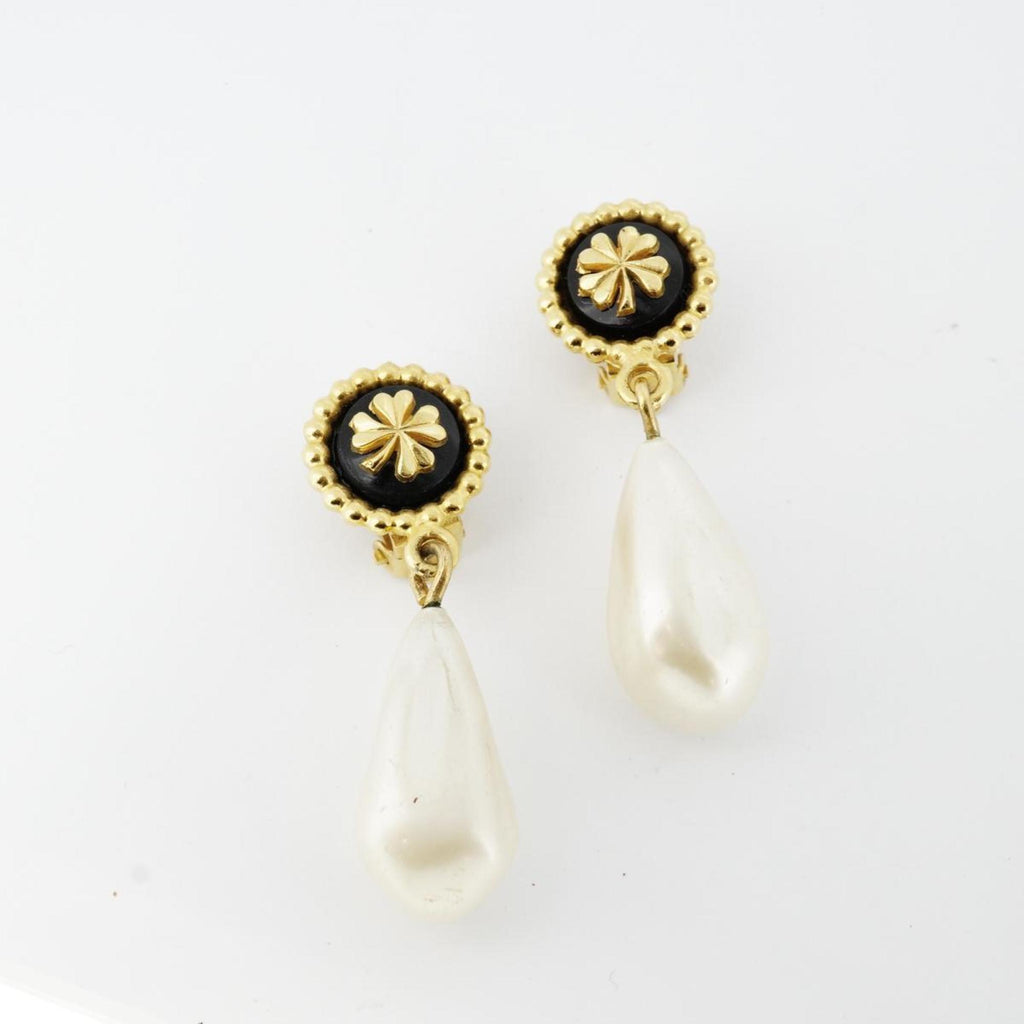 Chanel Clover