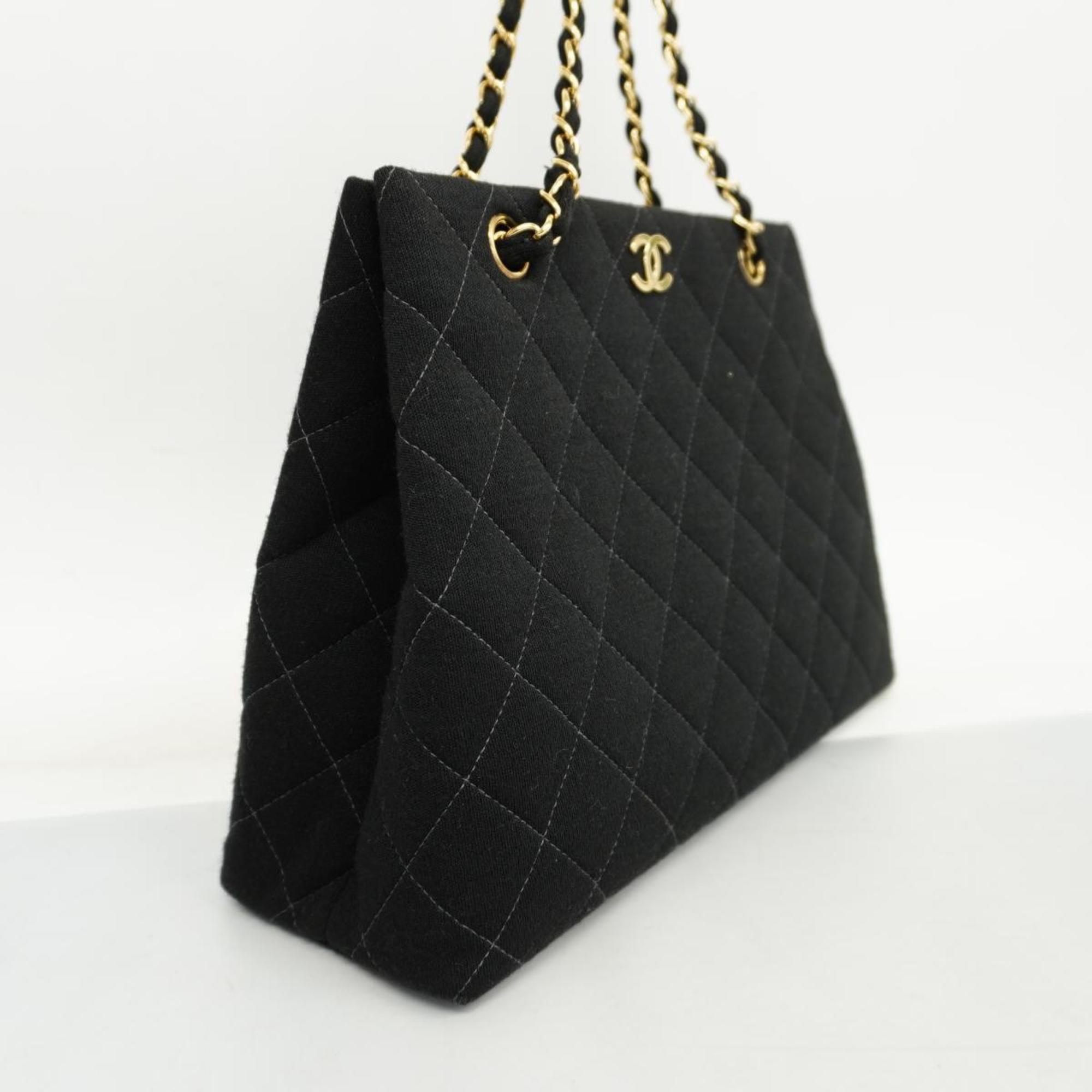 Chanel Shopping