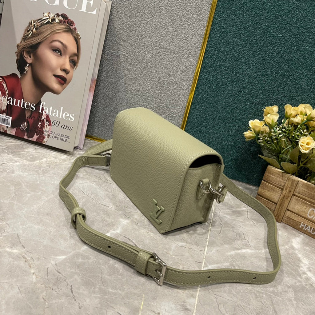 Luxury Bags Louis Vuitton  866