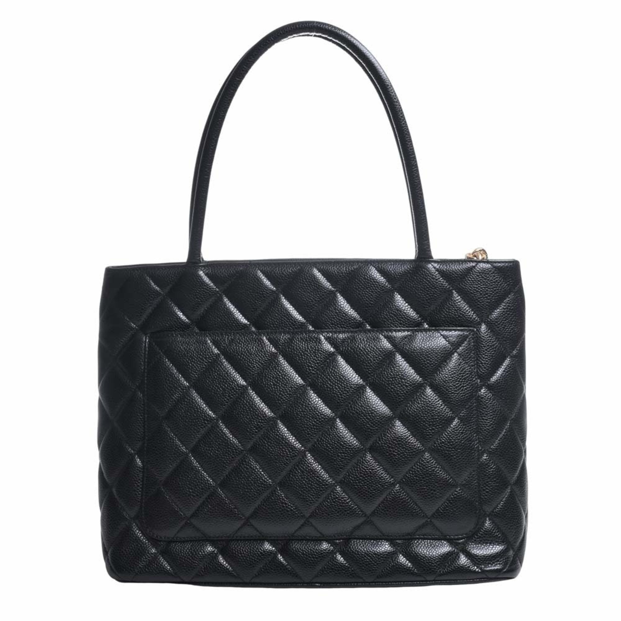 Chanel Medaillon