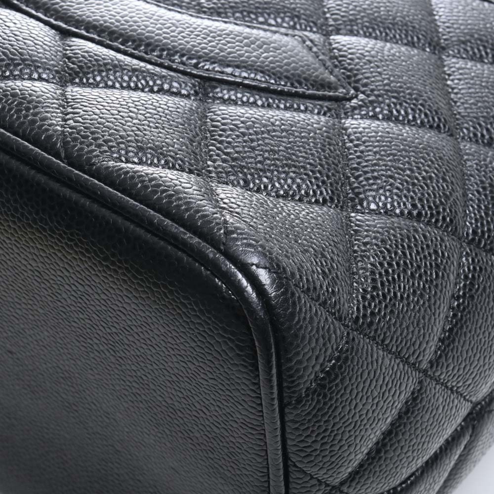 Chanel Medaillon