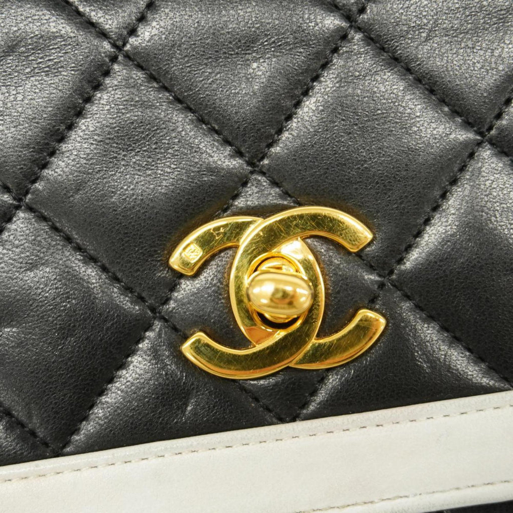 Chanel Matelassé