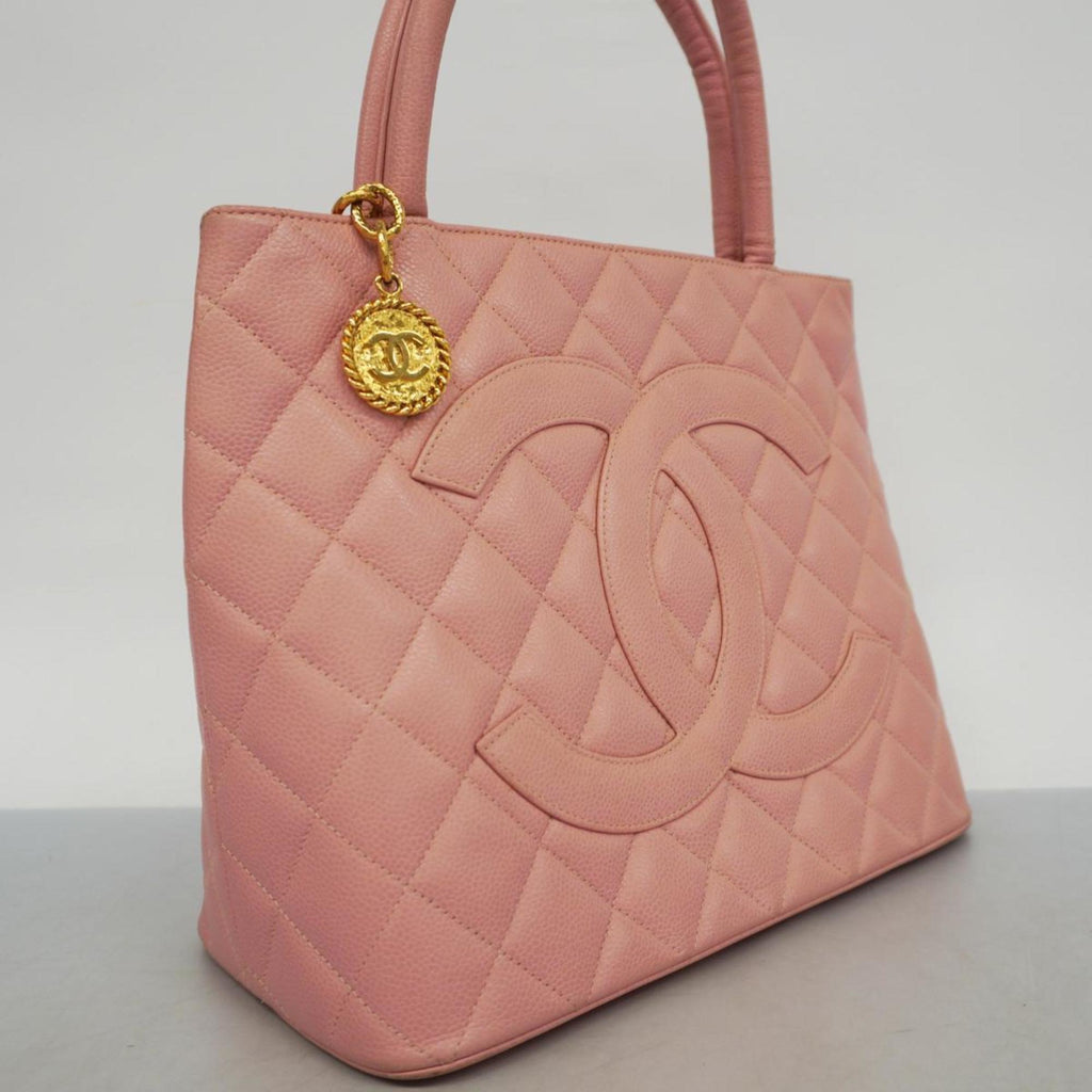 Chanel Medaillon