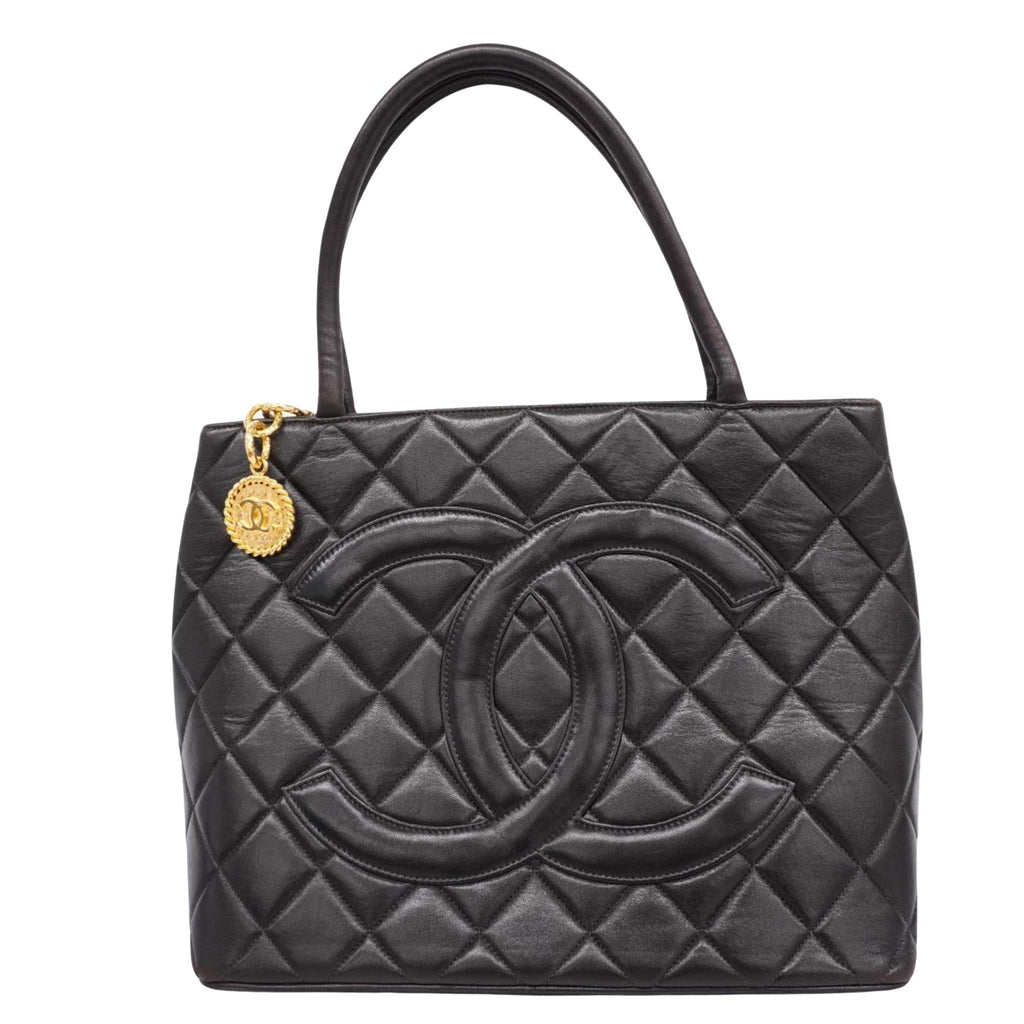 Chanel Shopping