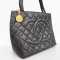 Chanel Shopping