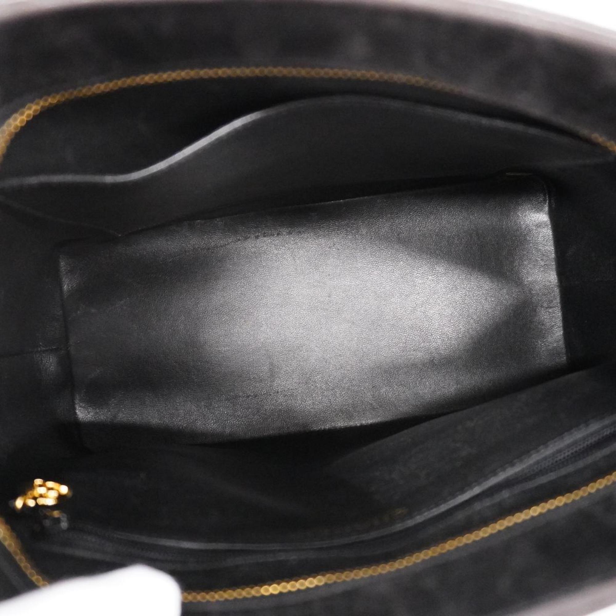 Chanel Shopping