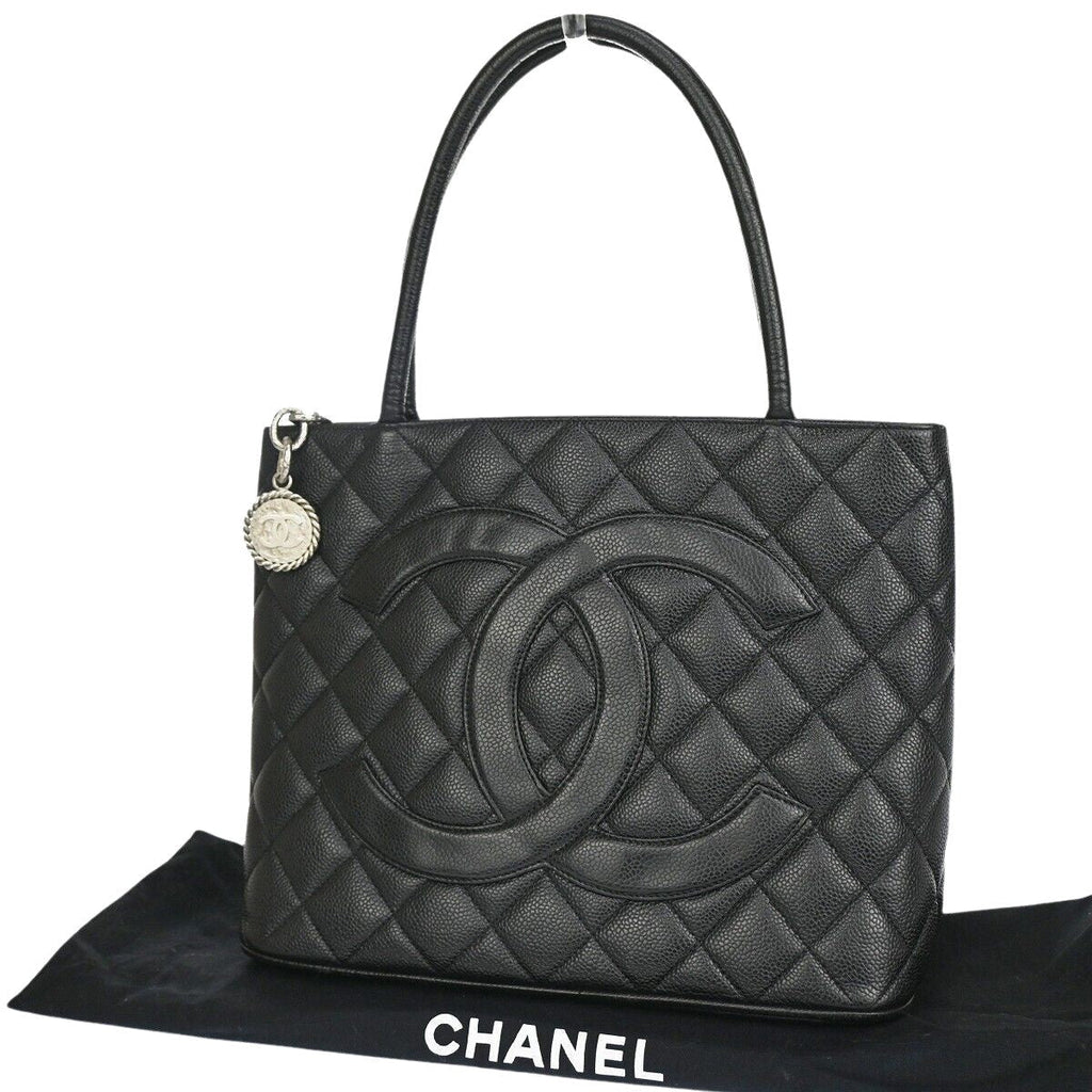 Chanel Medaillon