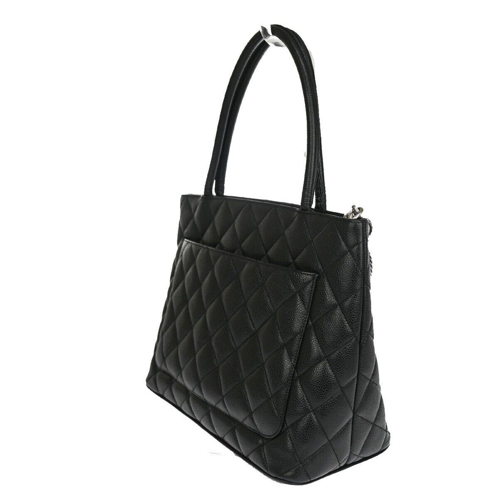 Chanel Medaillon