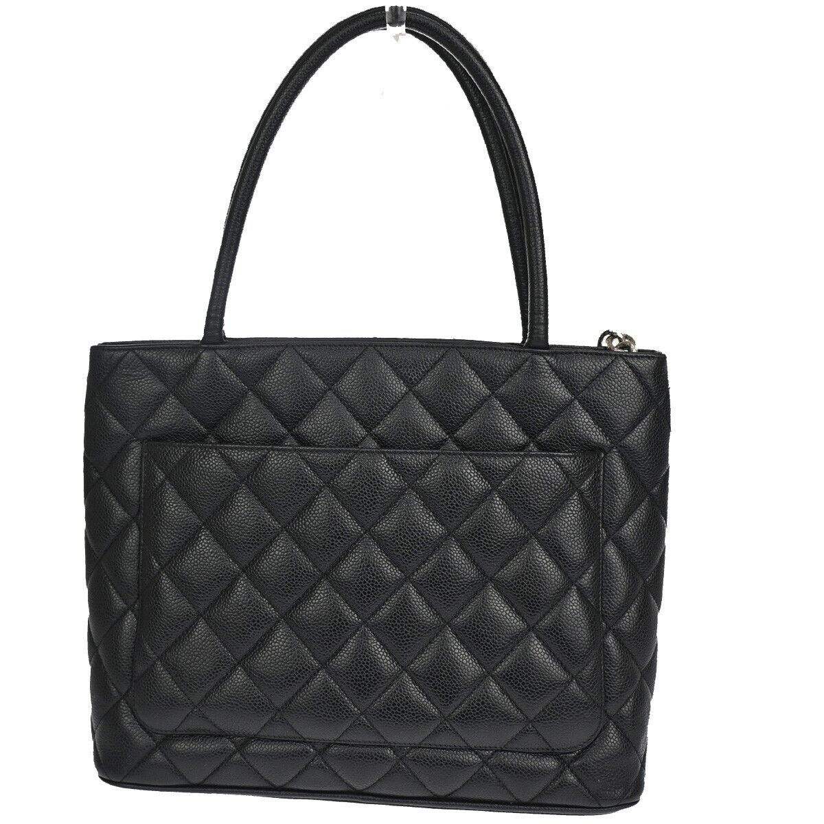 Chanel Medaillon