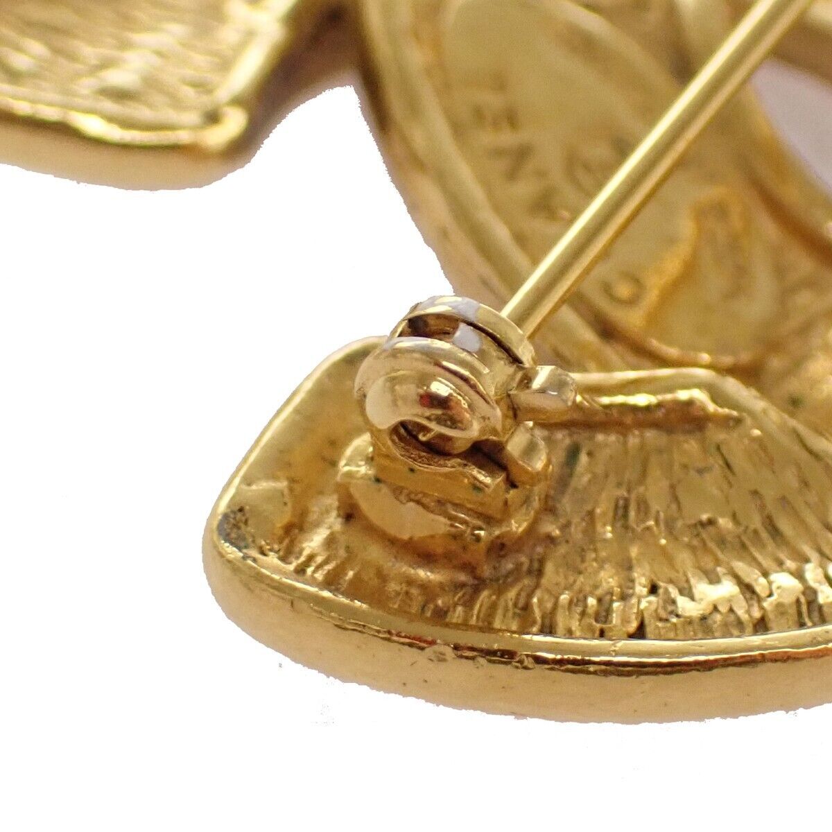 Chanel Broche