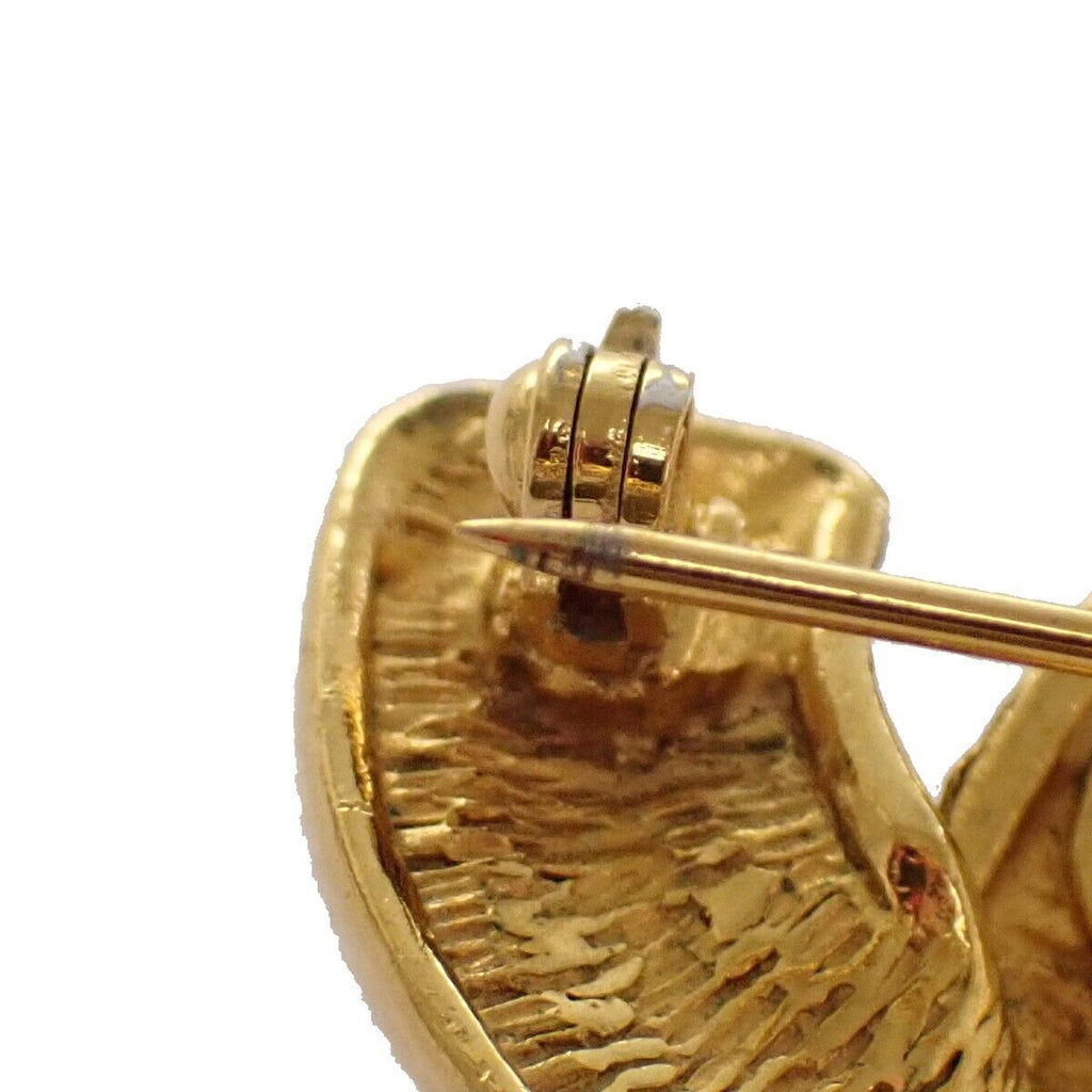 Chanel Broche