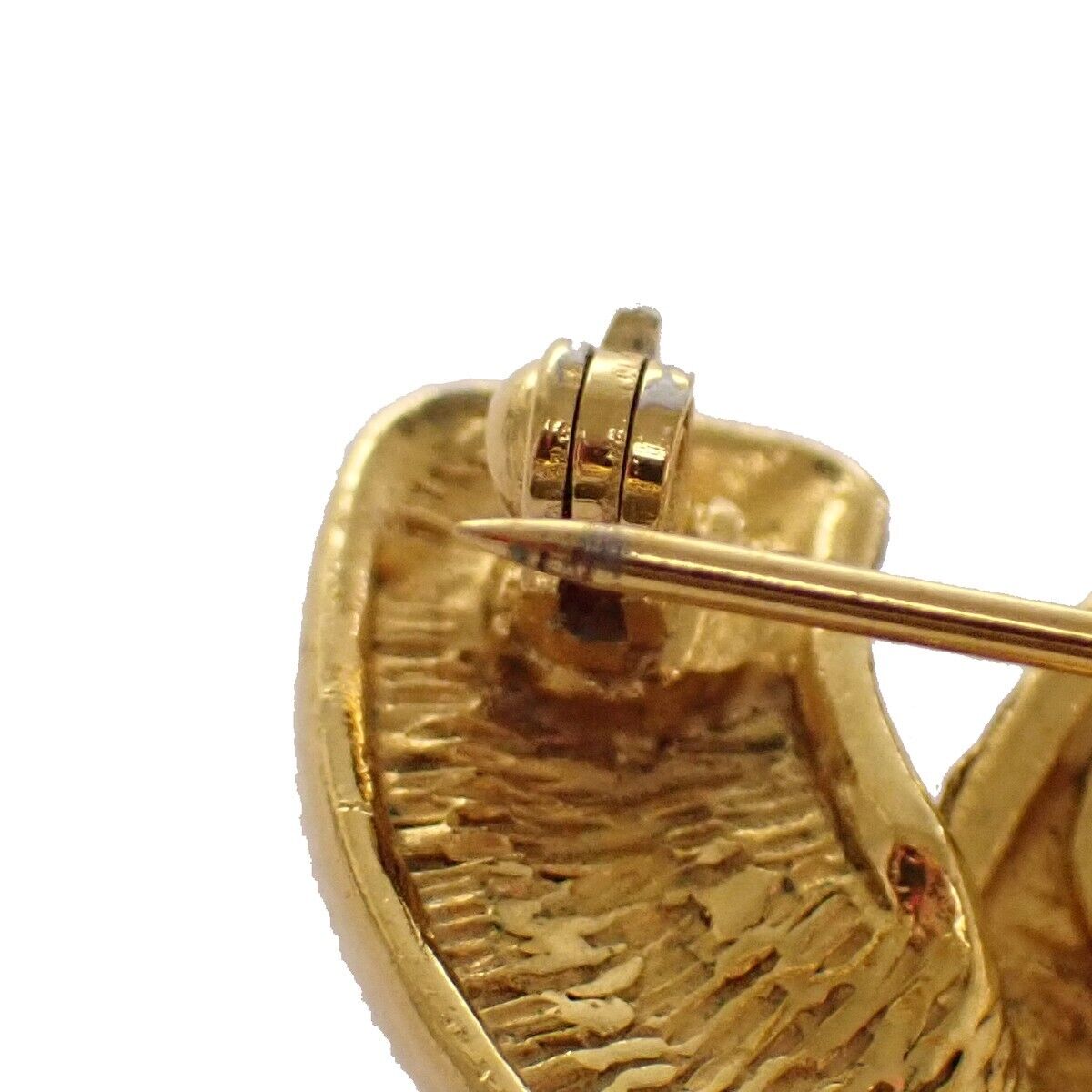 Chanel Broche