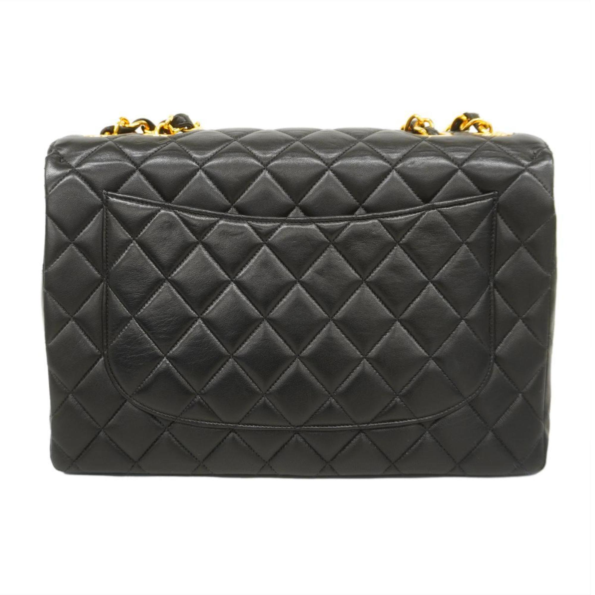 Chanel Matelassé