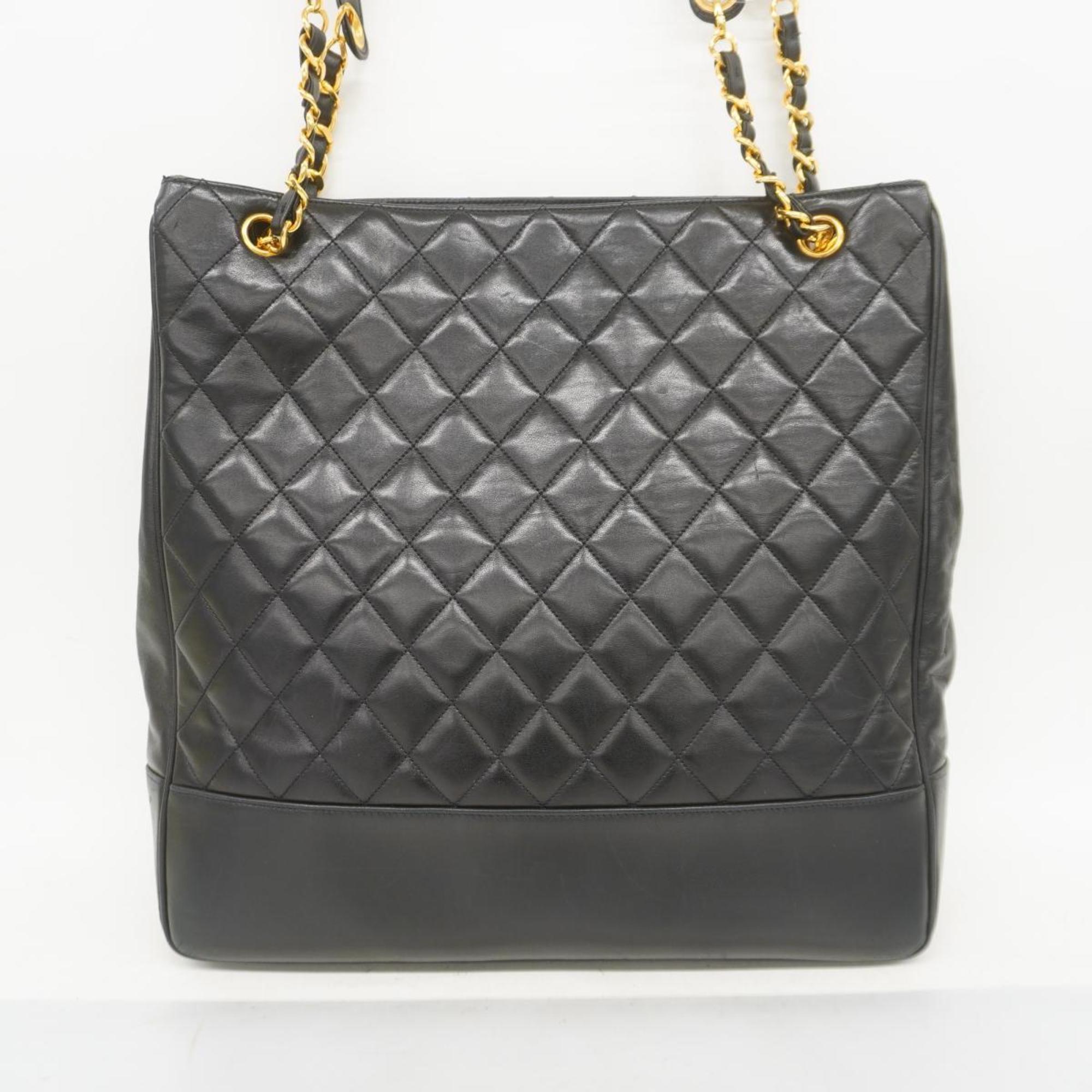 Chanel Shopping