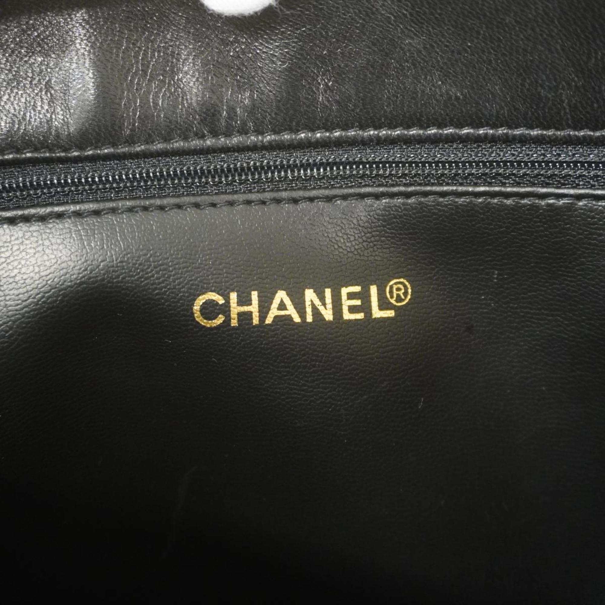 Chanel Shopping