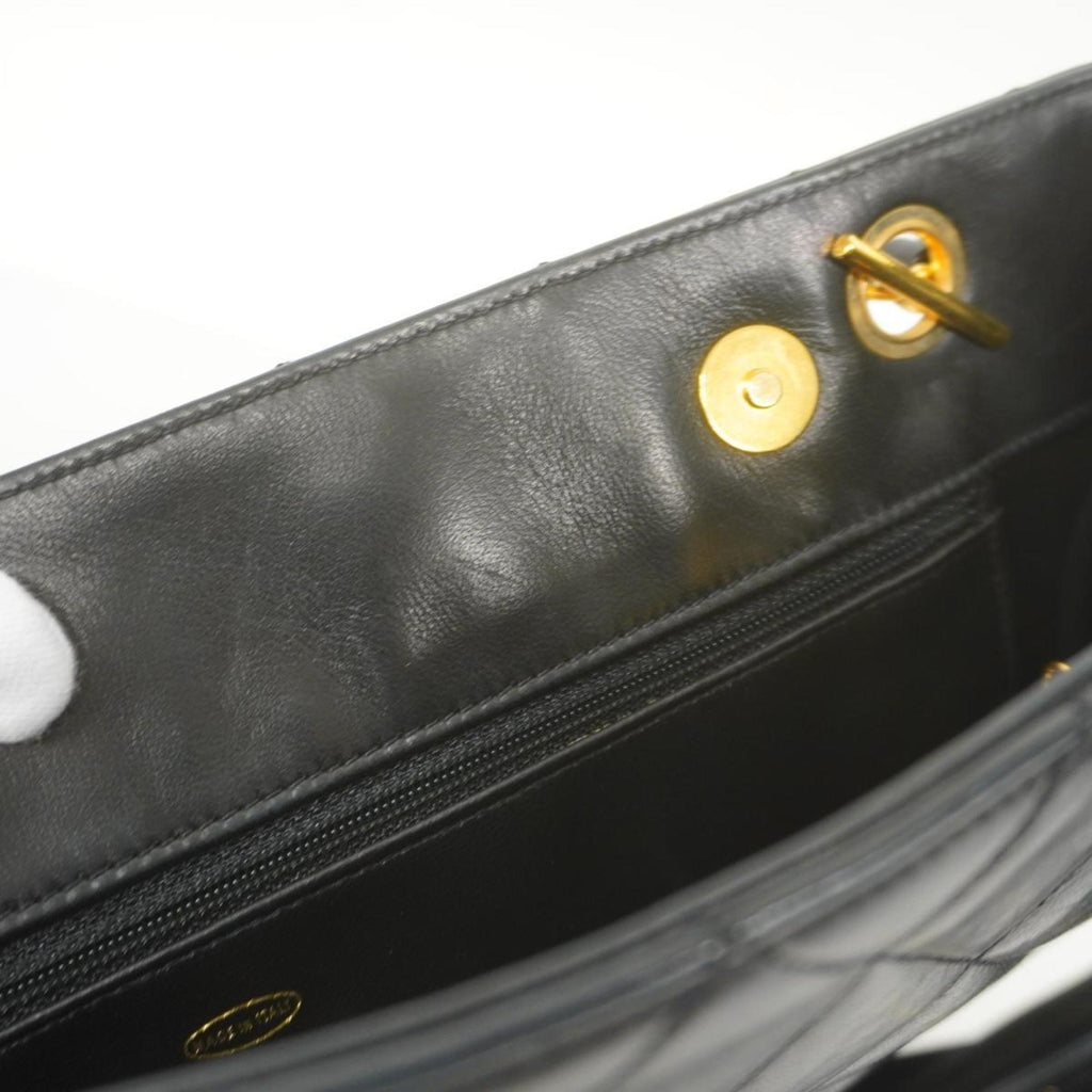 Chanel Shopping