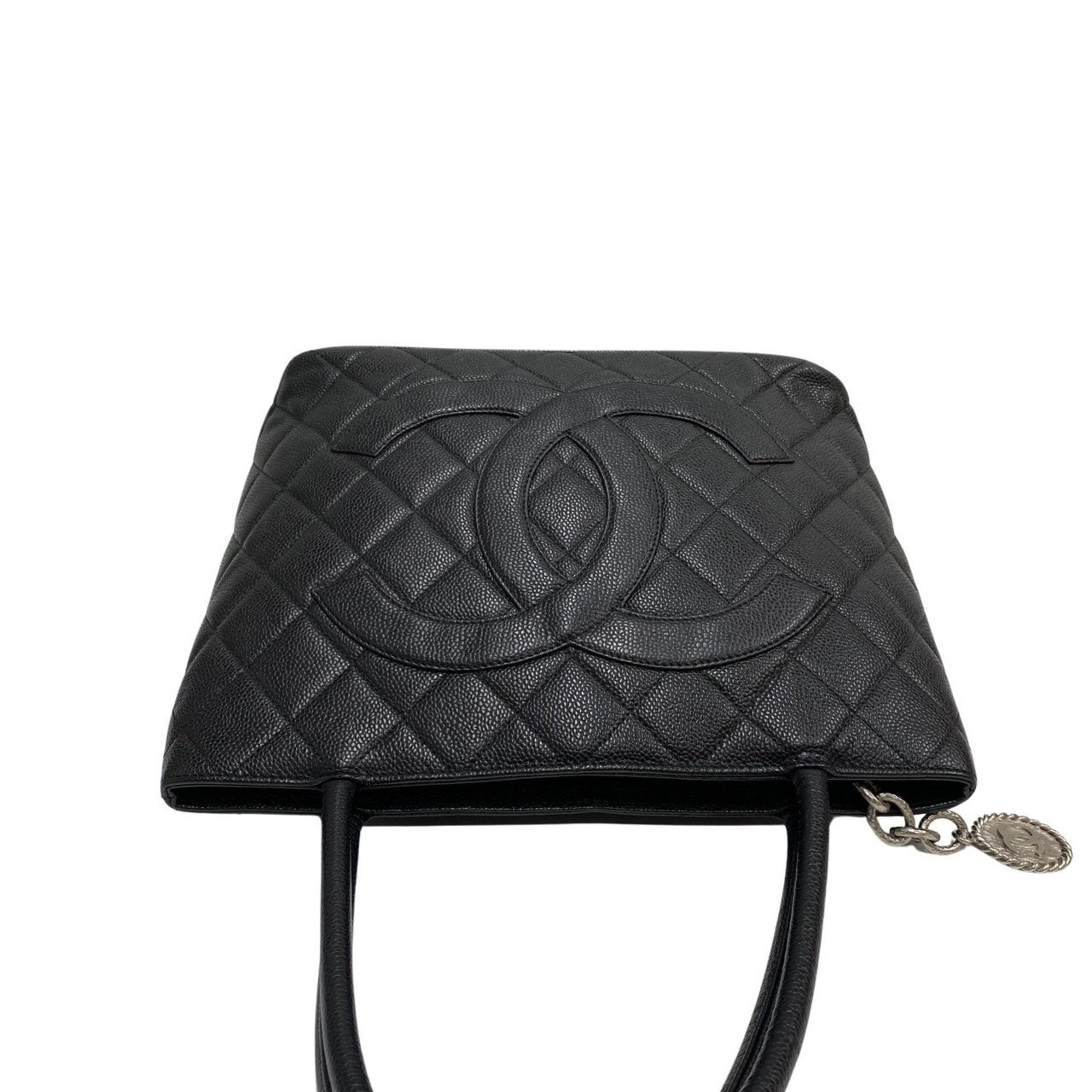 Chanel Shopping