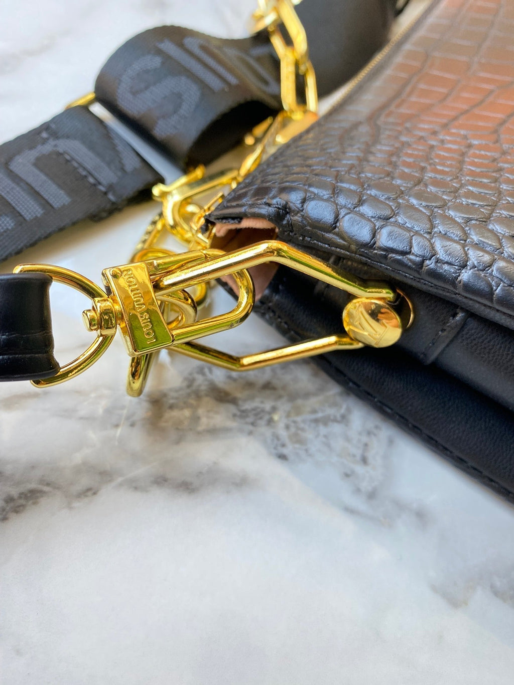 Luxury Bags Louis Vuitton  785