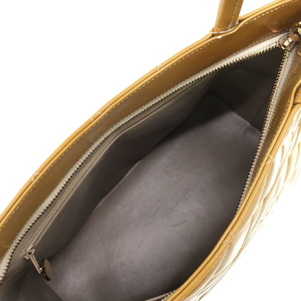 Chanel Medaillon