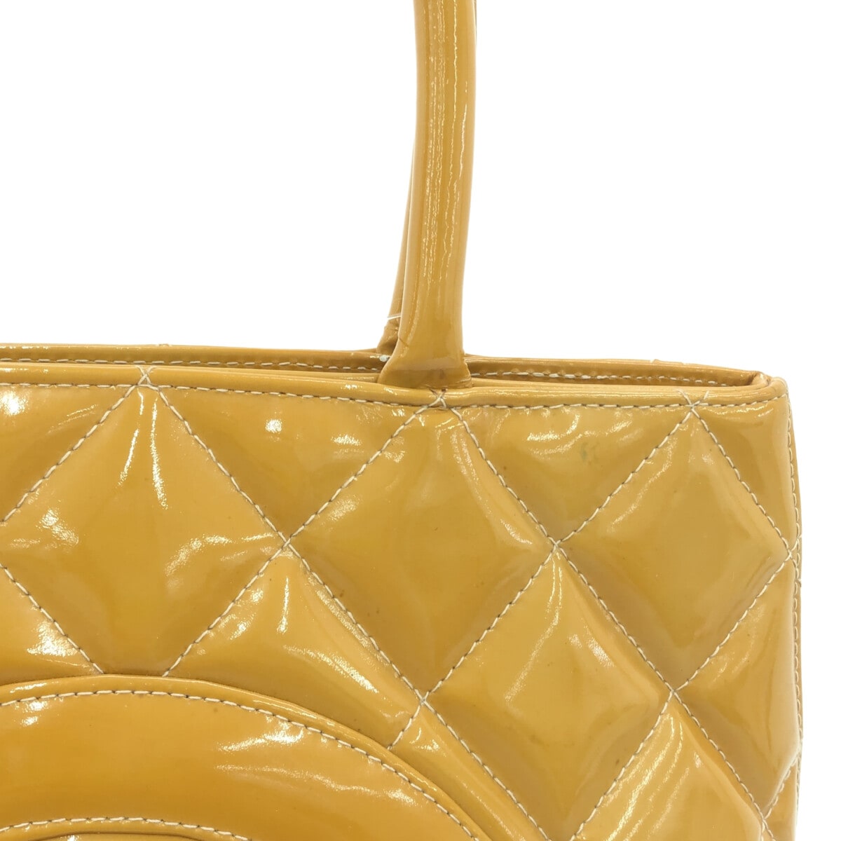 Chanel Medaillon