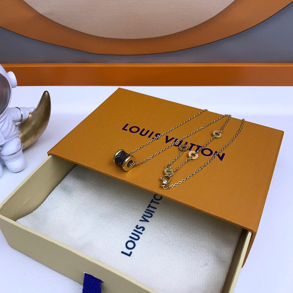BG - Holiday Necklace louis vuitton024