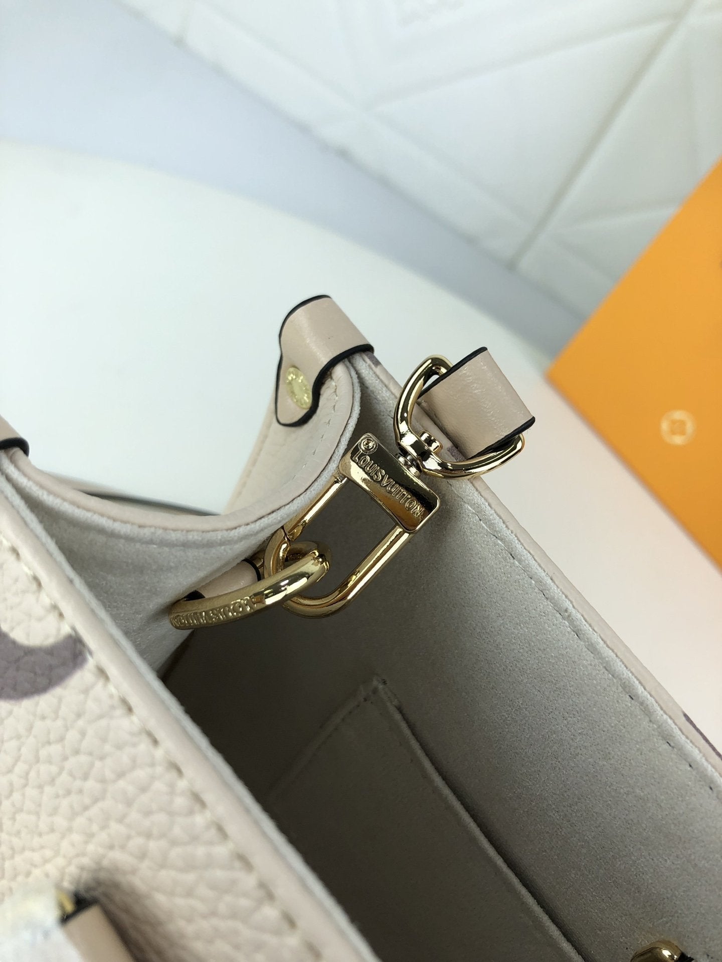 Designer Handbags louis vuitton 106