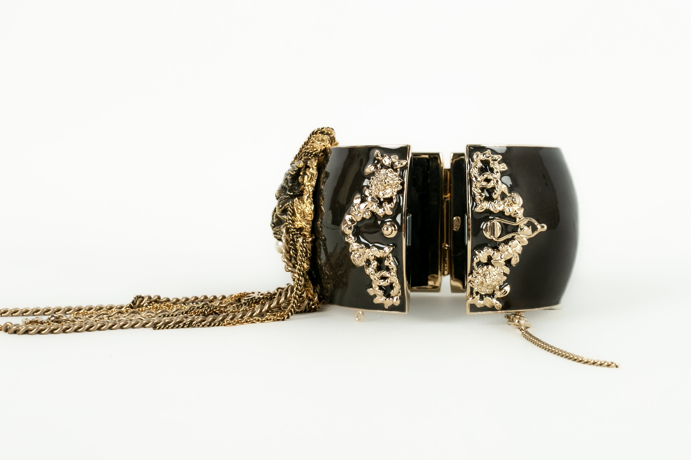 Bracelet "tête de lion" Chanel 2011
