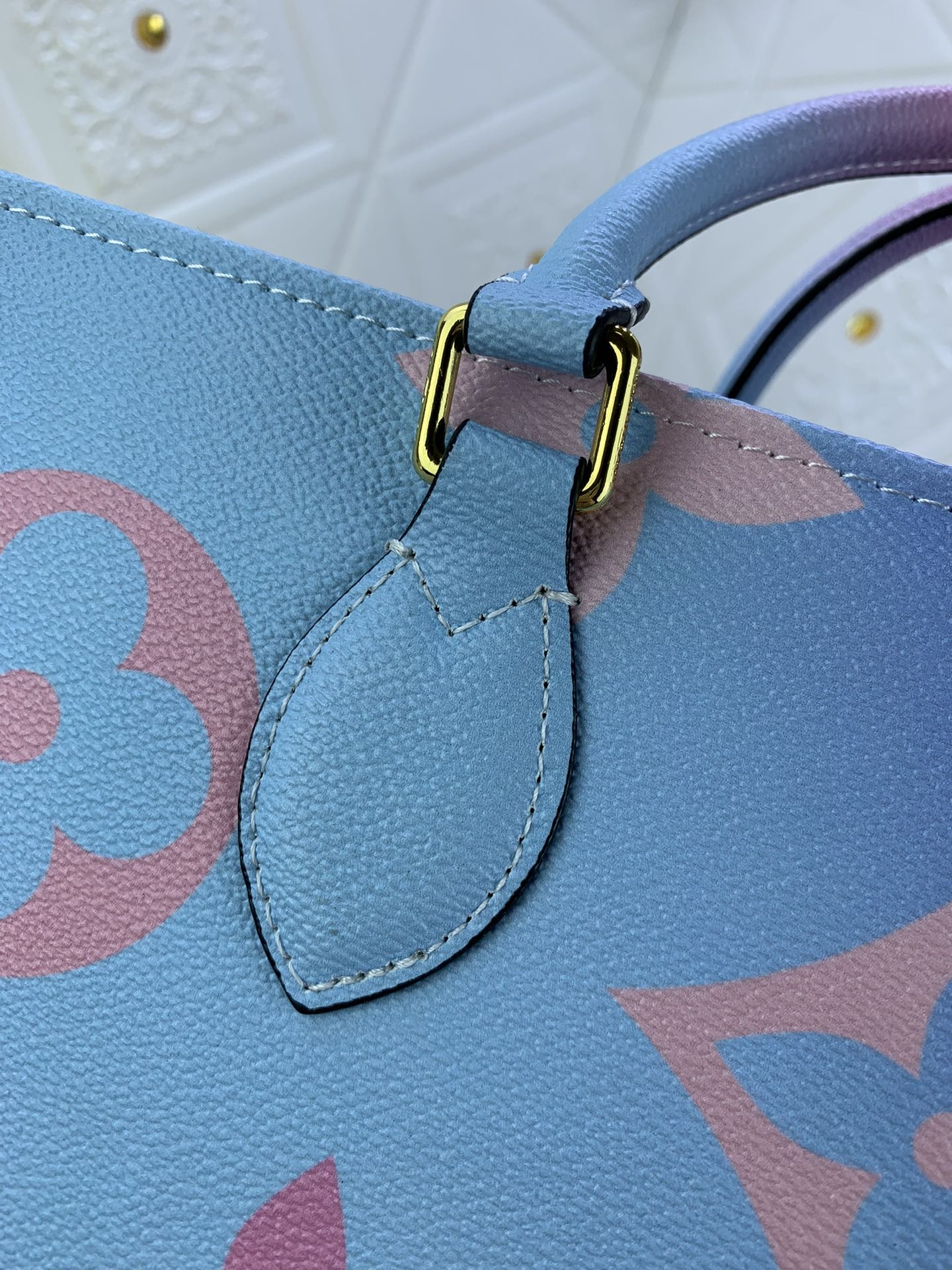 Luxury Bags Louis Vuitton  748