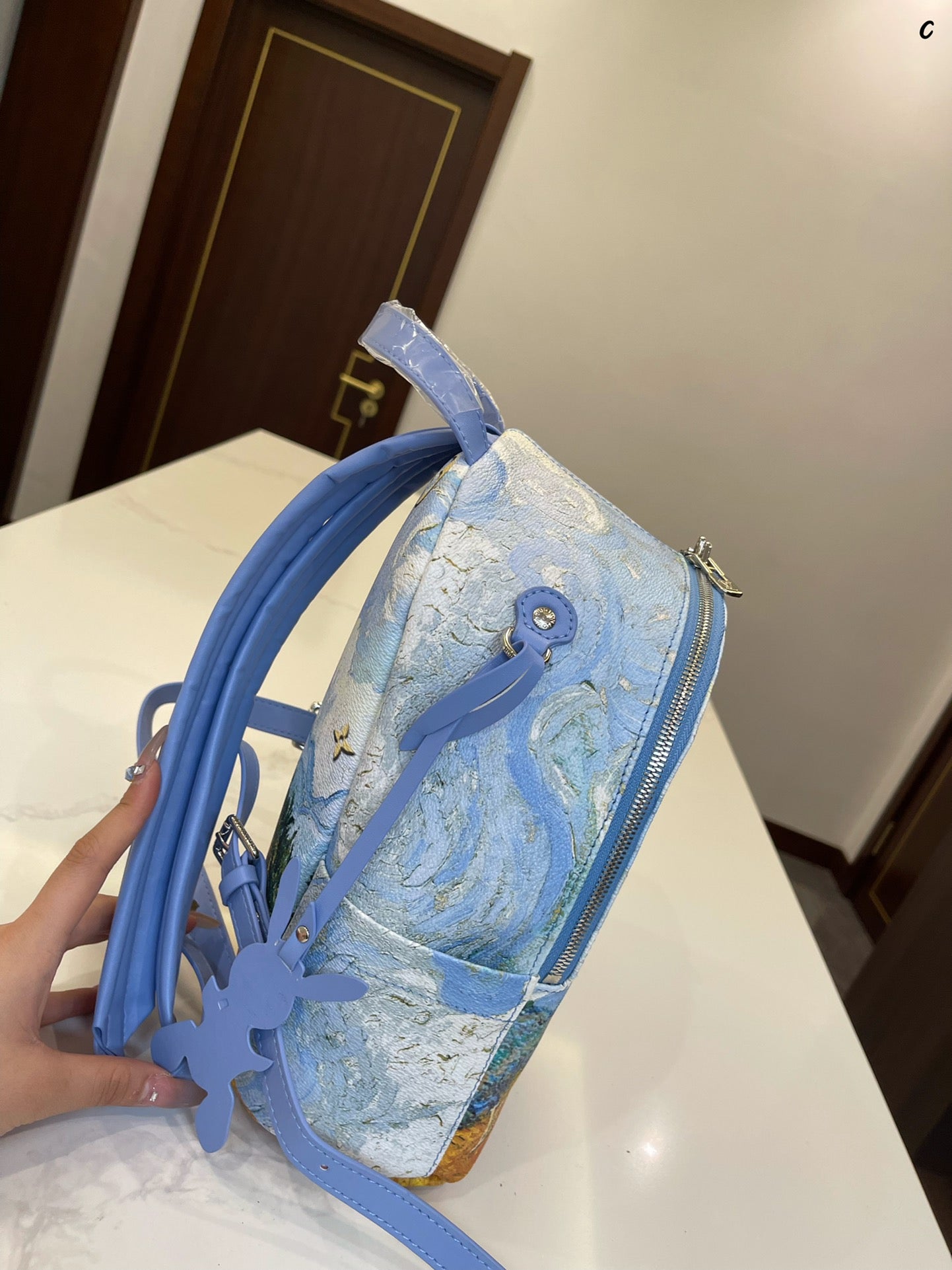 Luxury Bags Louis Vuitton  825
