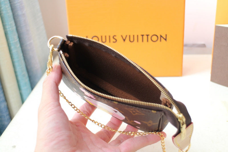Louis Vuitton Luxury Bags 1823