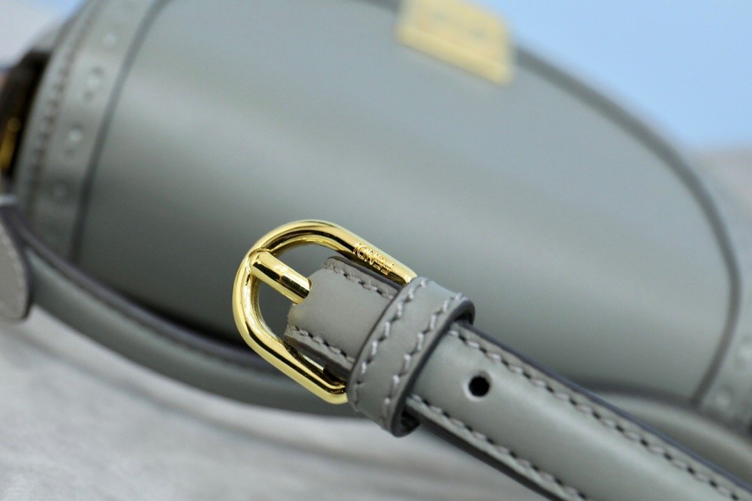 Designer Handbags Fendi 056