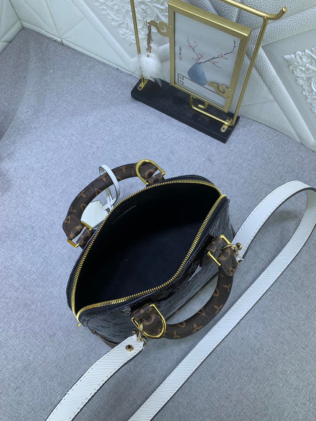 Luxury Bags Louis Vuitton  839