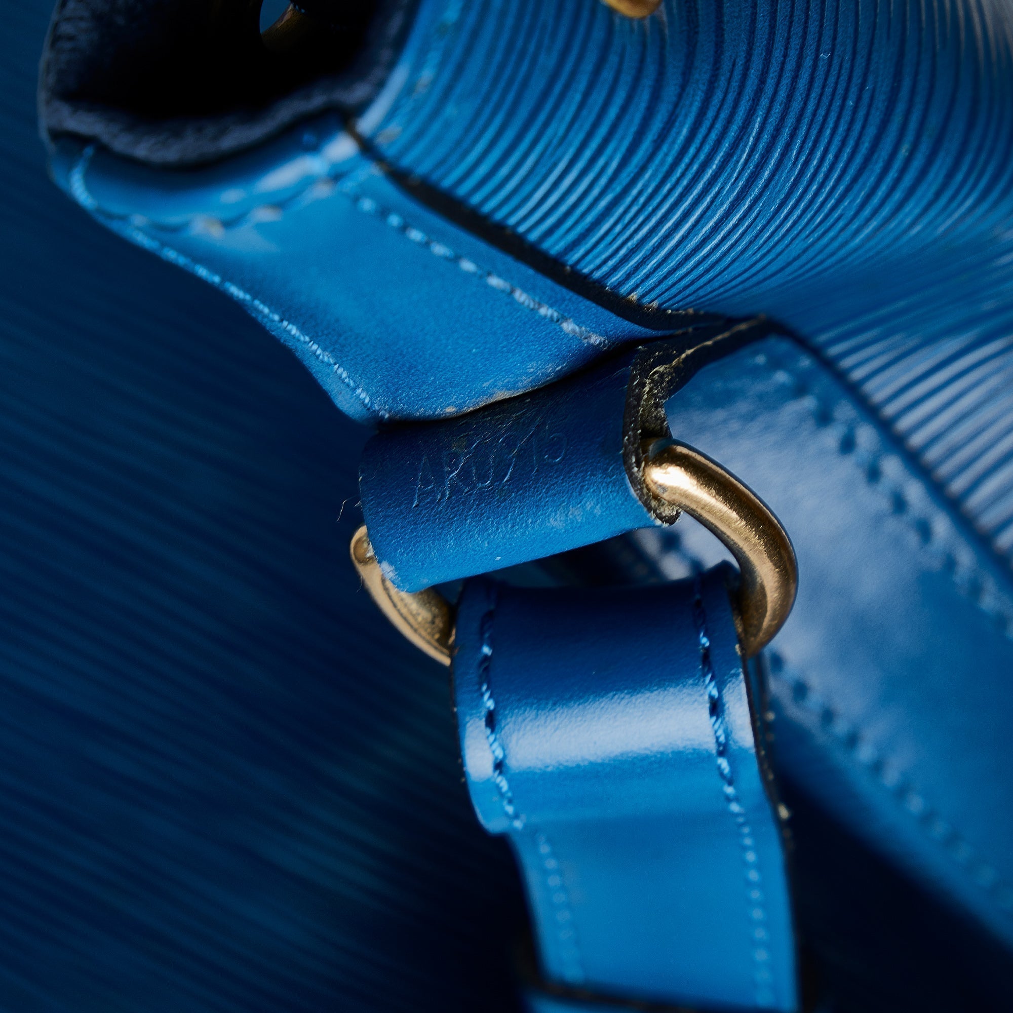 LOUIS VUITTON Epi Petit Noe Bucket Bag