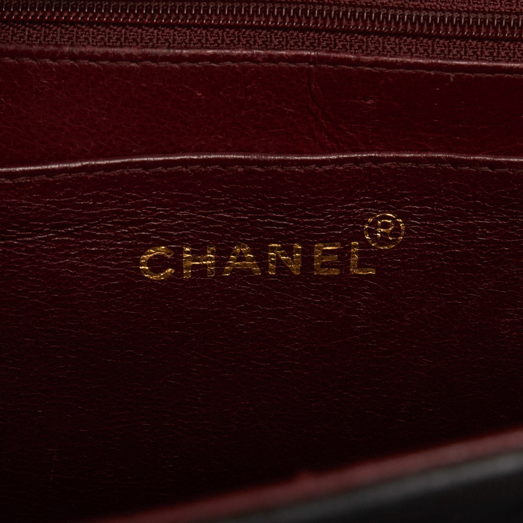 Chanel Jumbo Classic Lambskin Maxi Single Flap Shoulder Bag