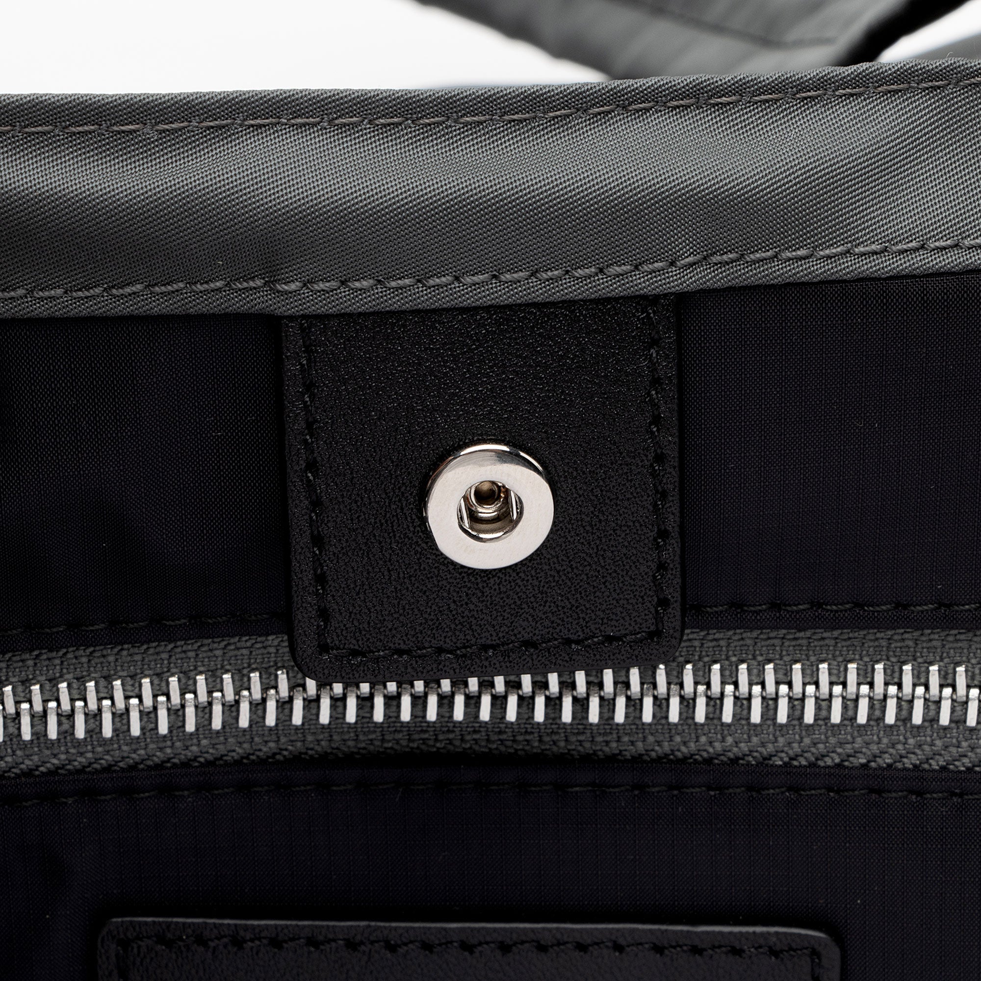 Burberry Econyl Trench Tote (SHF-xJSqrL)