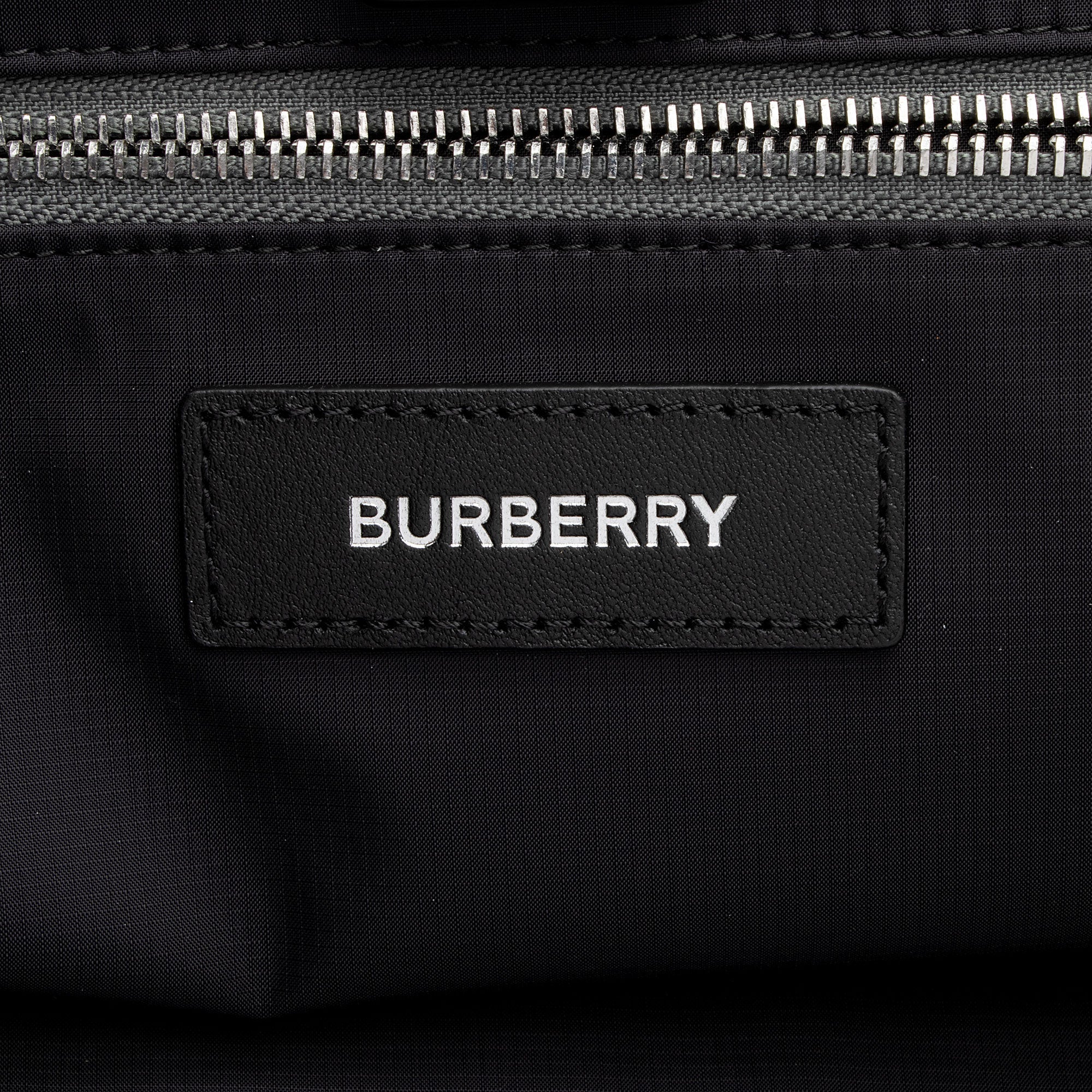 Burberry Econyl Trench Tote (SHF-xJSqrL)