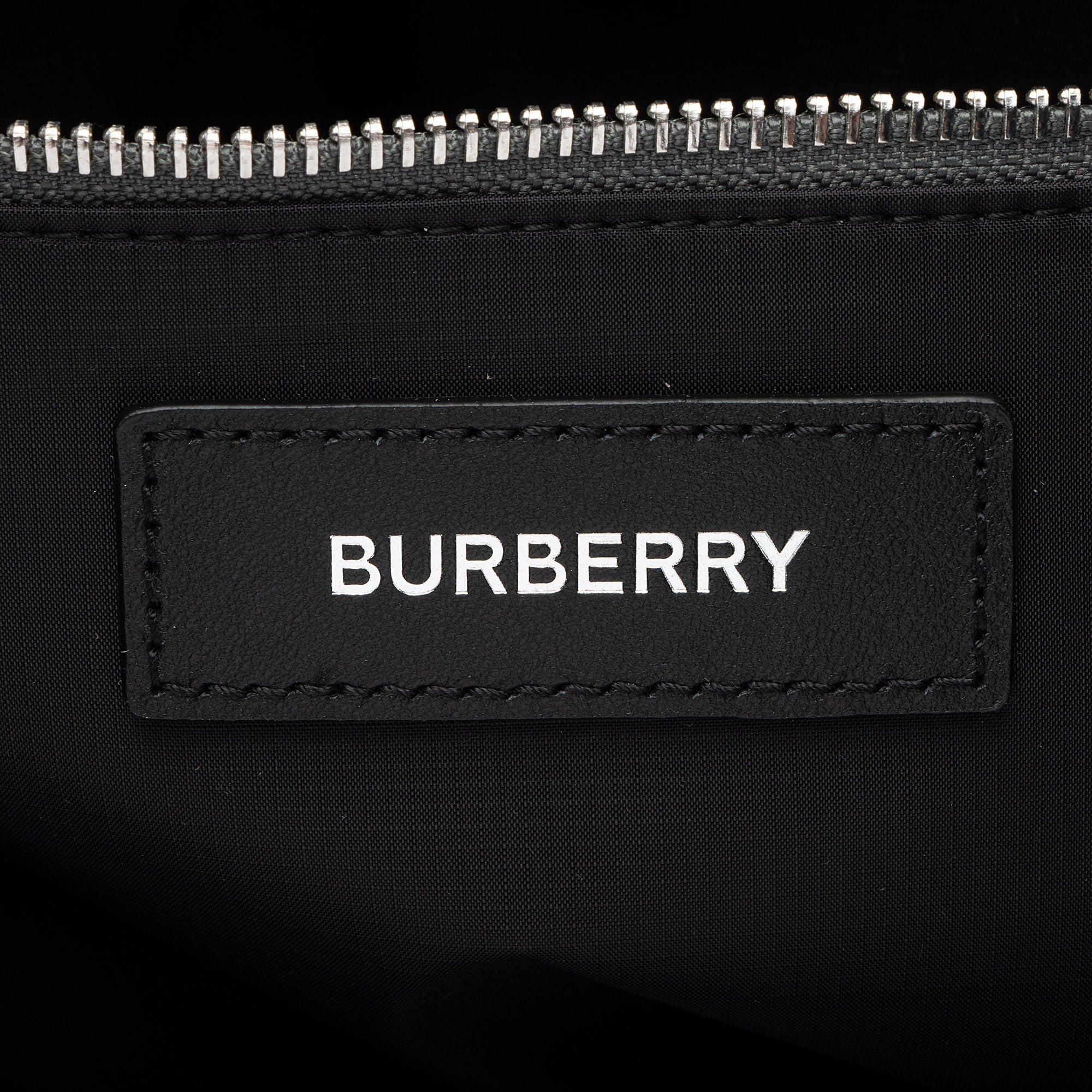 Burberry Econyl Trench Tote (SHF-oiSxTb)