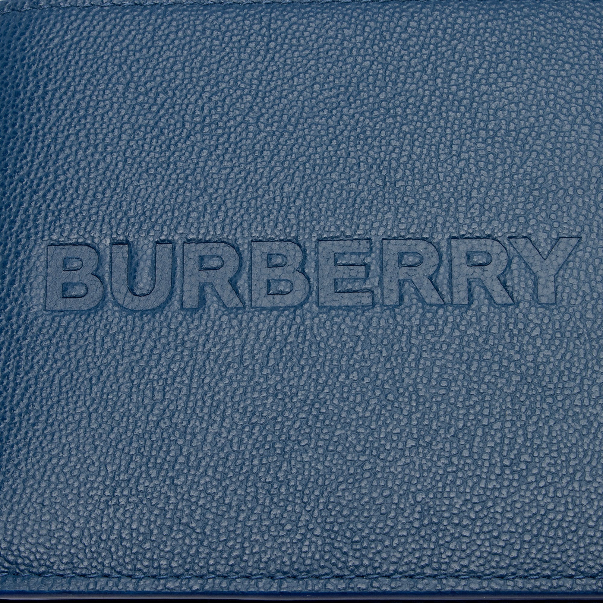 Burberry Grainy Calfskin Embossed Logo Bi-Fold Wallet (SHF-eDYuMU)