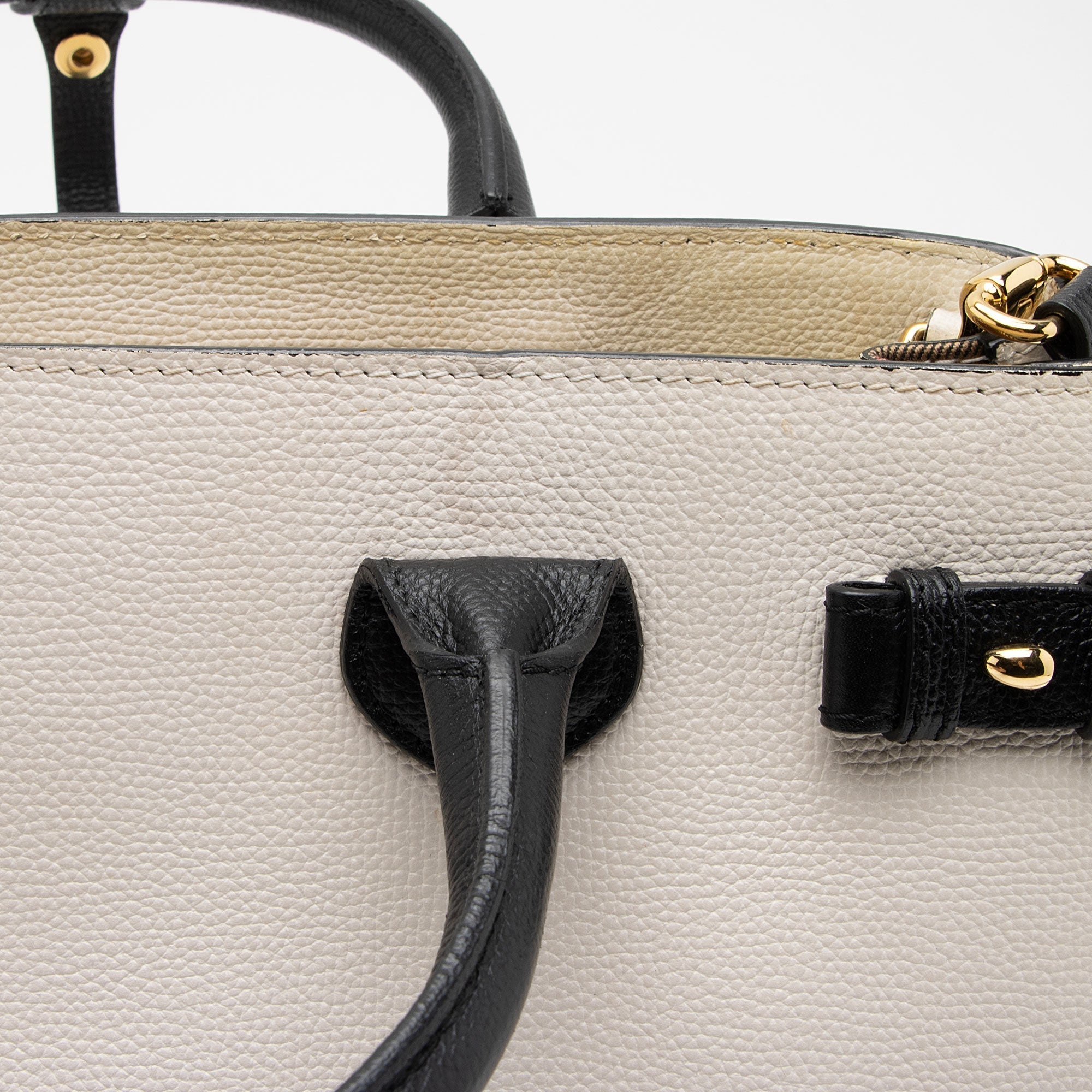 Burberry House Check Leather Banner Medium Tote (SHF-IHmkgX)