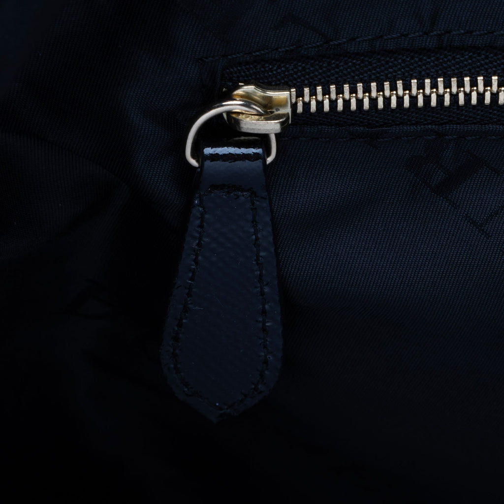 Burberry Patent Leather Dinton Medium Tote (SHF-zVzEIJ)