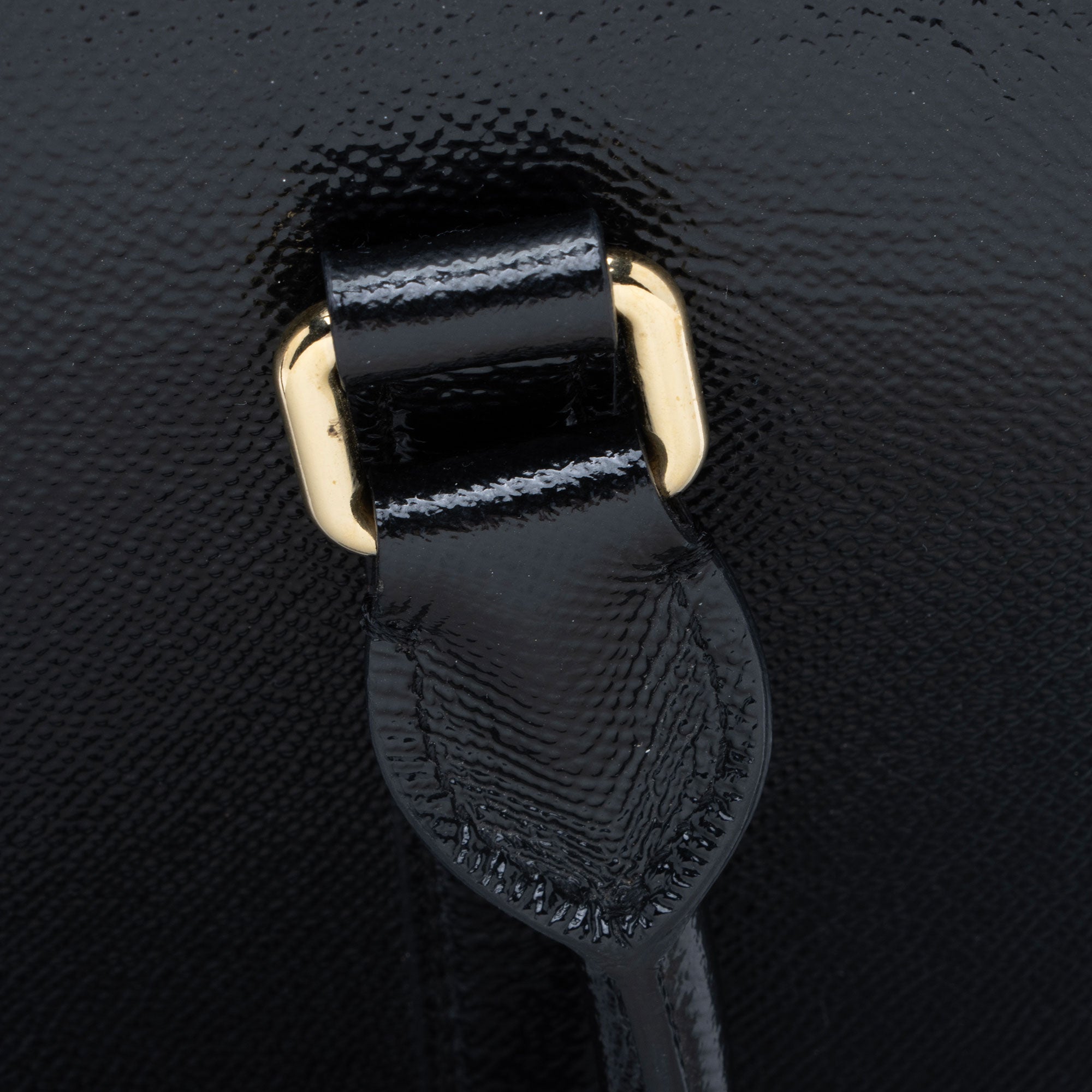 Burberry Patent Leather Dinton Medium Tote (SHF-zVzEIJ)