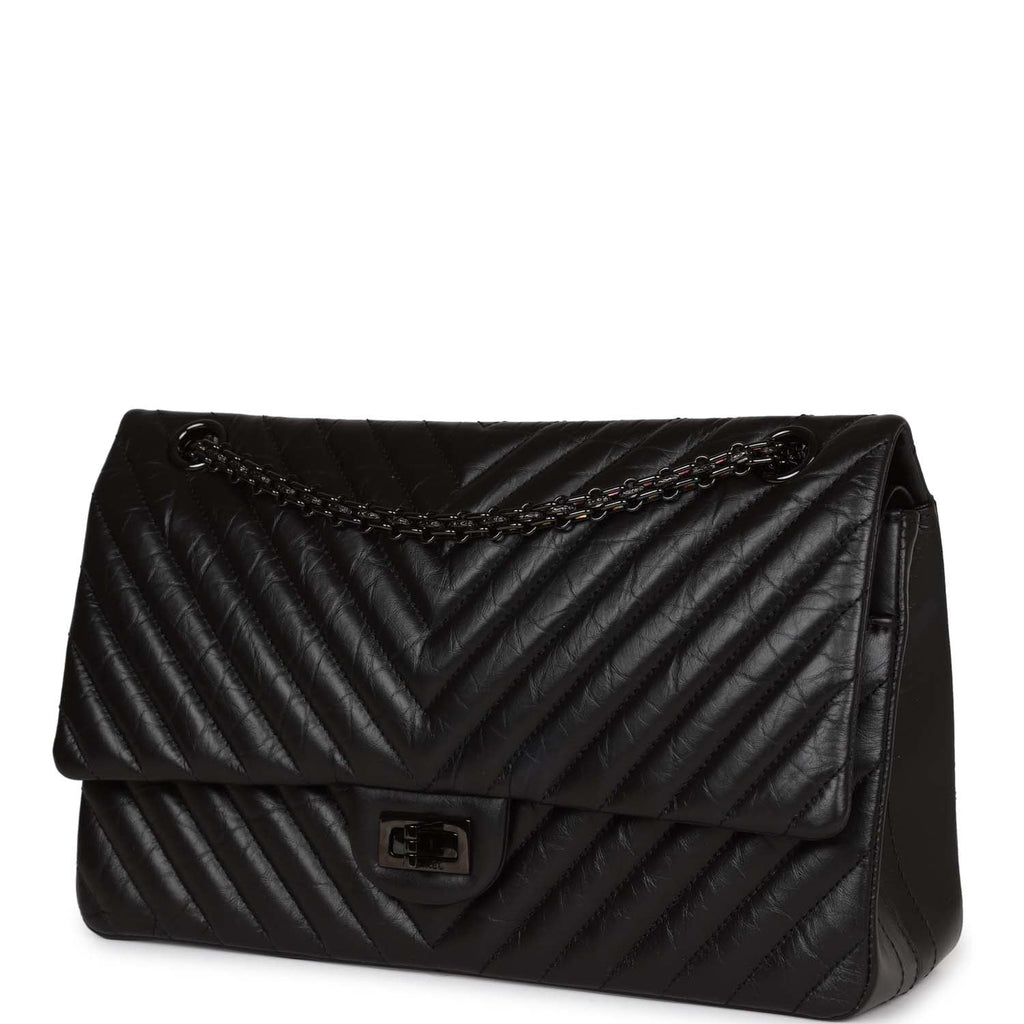 Pre-owned Chanel 226 Reissue 2.55 SO Black Chevron Calfskin Black Hardware