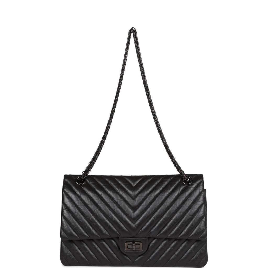 Pre-owned Chanel 226 Reissue 2.55 SO Black Chevron Calfskin Black Hardware