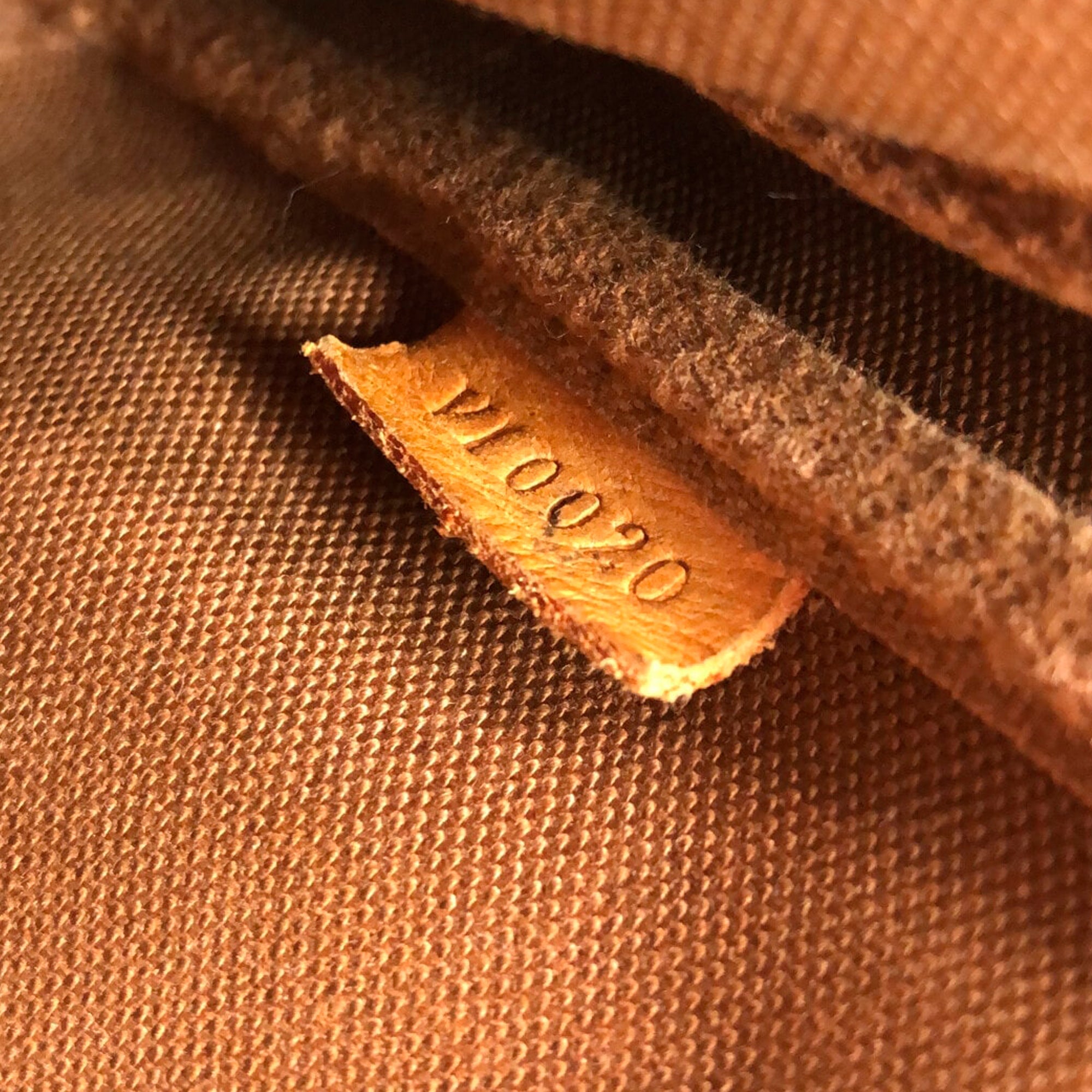 LOUIS VUITTON Monogram Pochette Accessoires Baguette