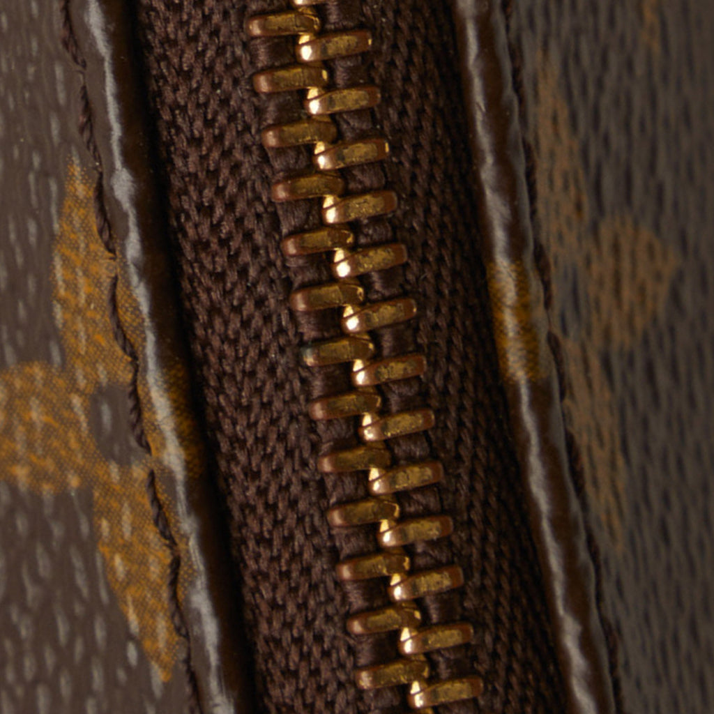 LOUIS VUITTON Monogram Pochette Accessoires Baguette
