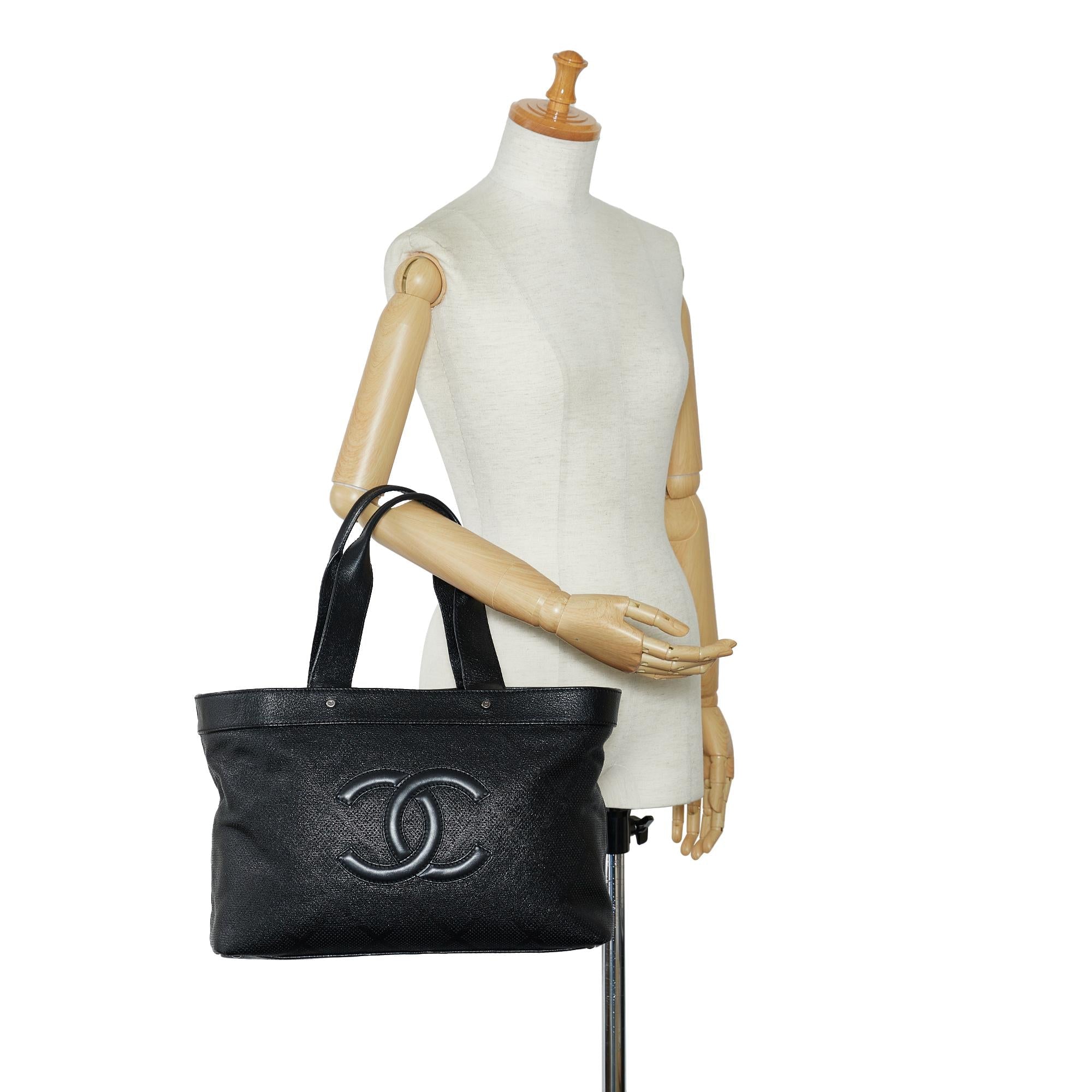 Chanel CC Perforated Tote (SHG-XVBWdn)