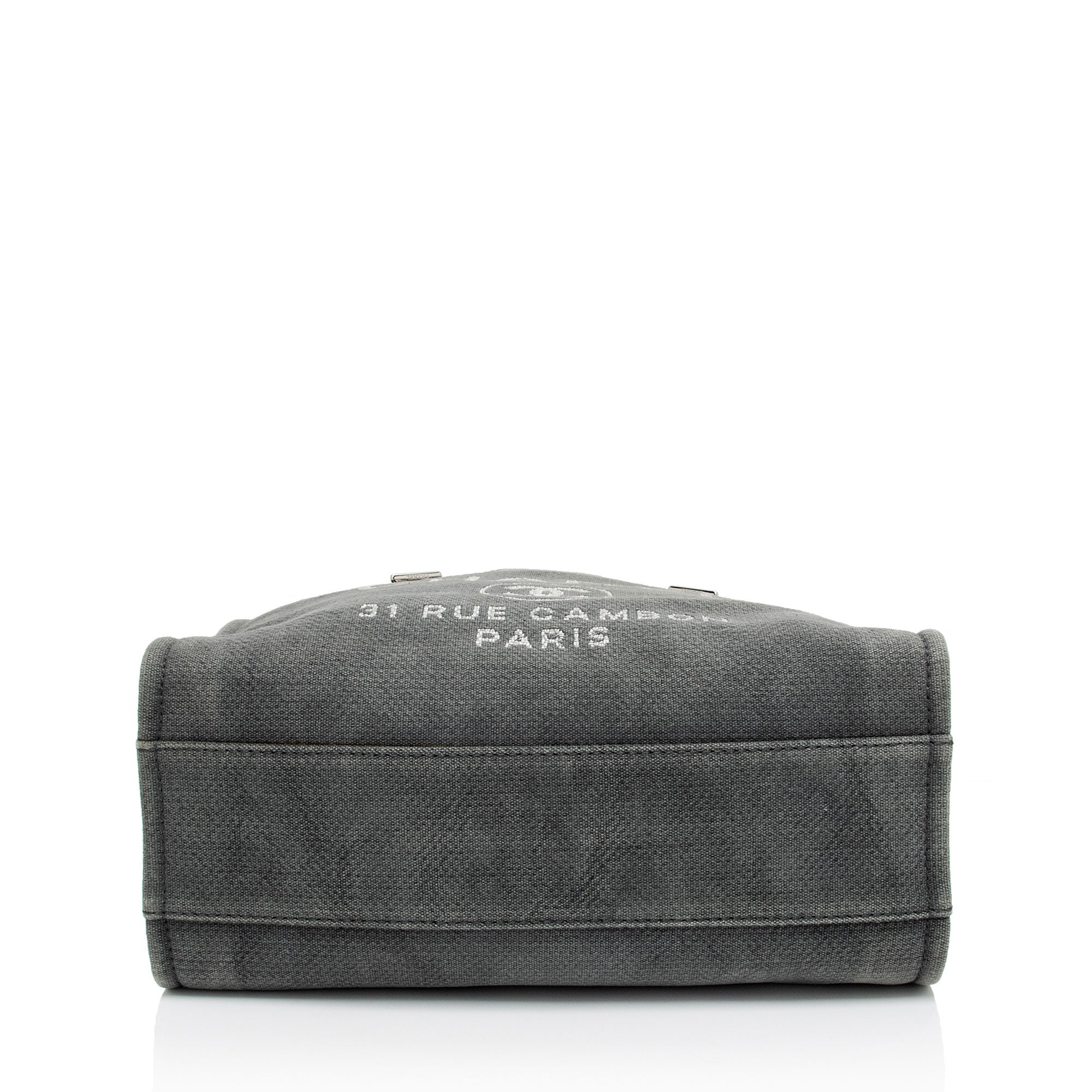 Chanel Denim Deauville Small Tote (SHF-TNnz1R)